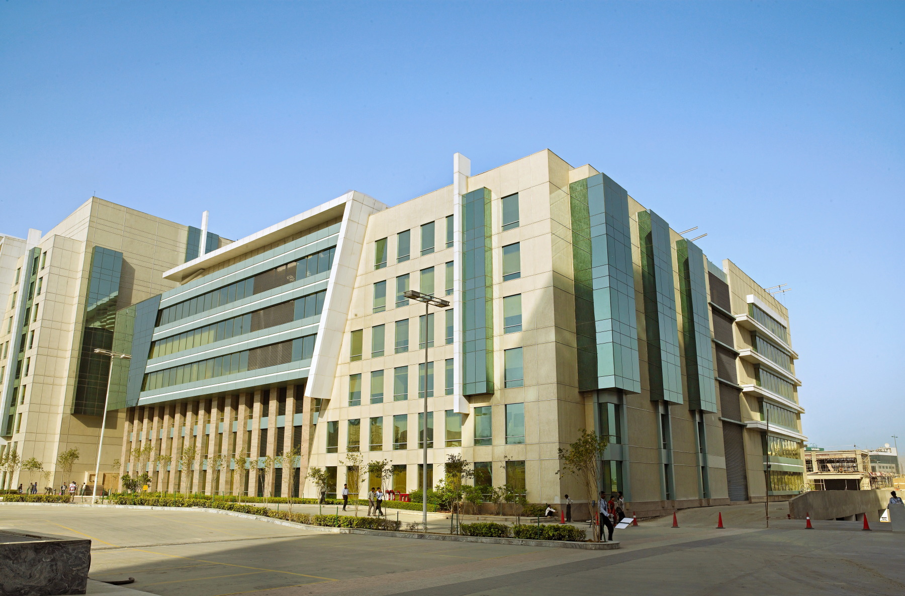 BUILDING 8-0002